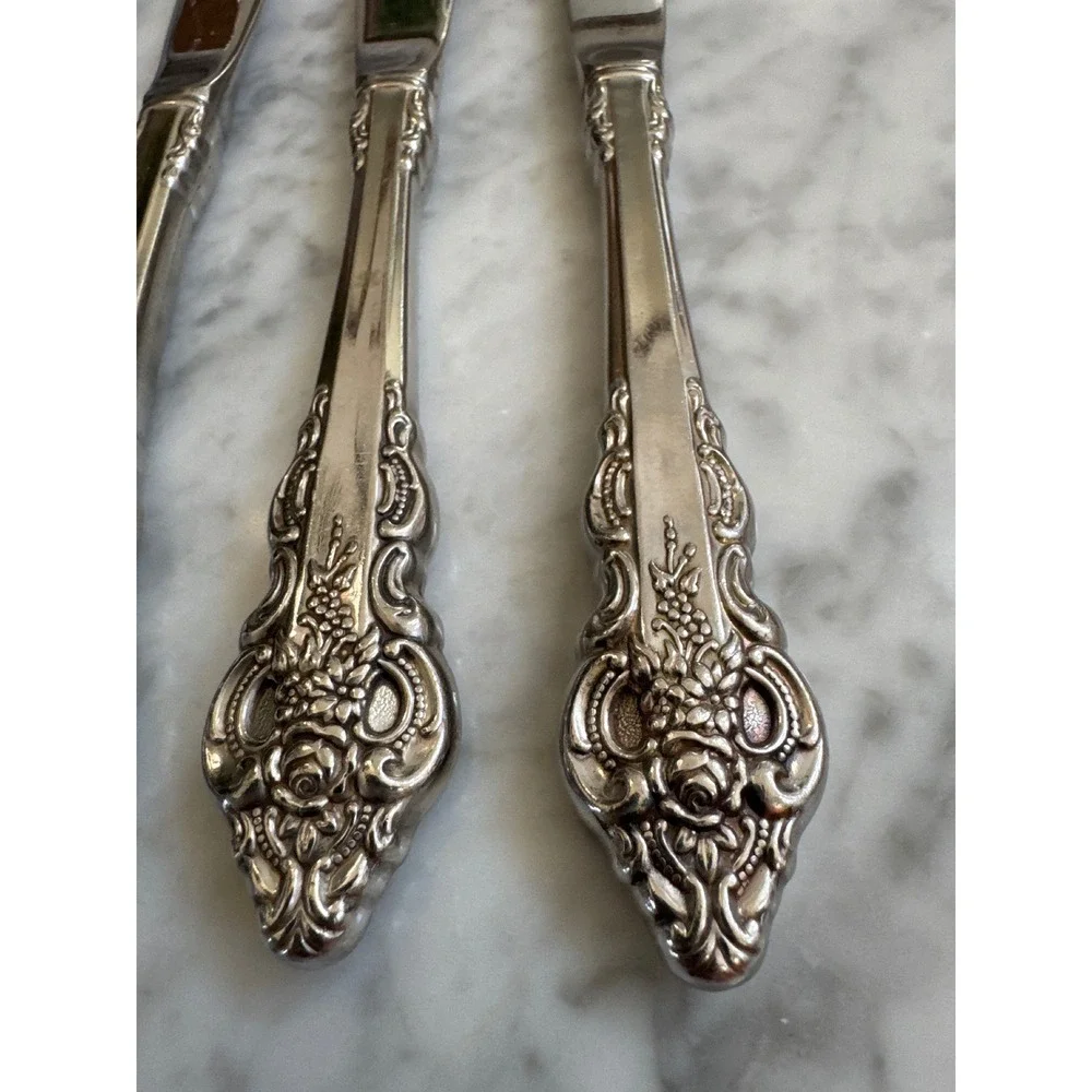Oneida Cherbourg Silverplate Dinner Knives Set of 4 Ornate Floral Scroll Vintage